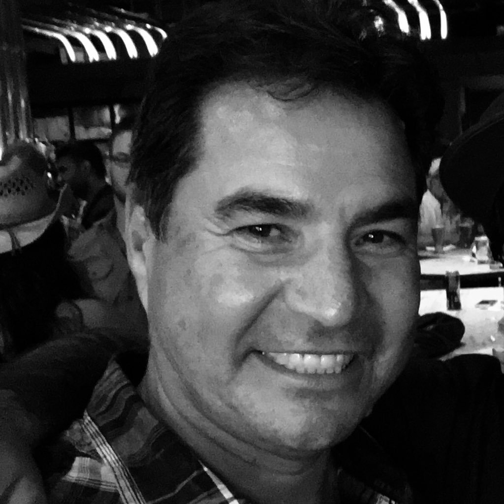 EDougF's profile picture. Livin large...