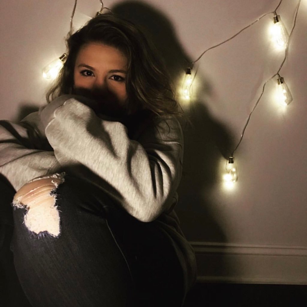 KasseyCassella's profile picture. ❤️🌟Shoot for the moon... Even if you miss, you'll land among the stars🌟❤️