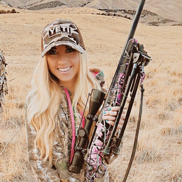 Outdoor lover🌲Yoga + livin' w i l d Cass&Koda💛 Hunting + Fishing + Rodan & Fields Consultant