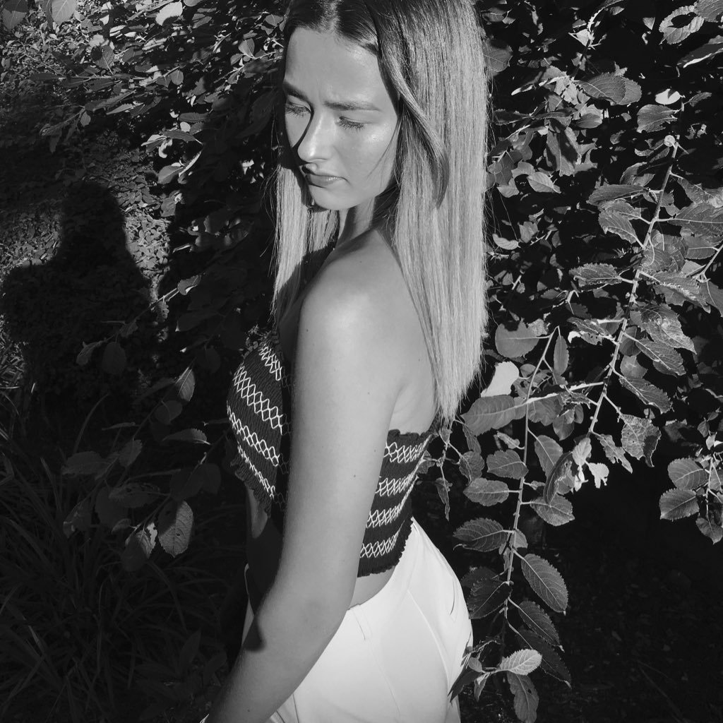 EmmaWal28460811's profile picture. 