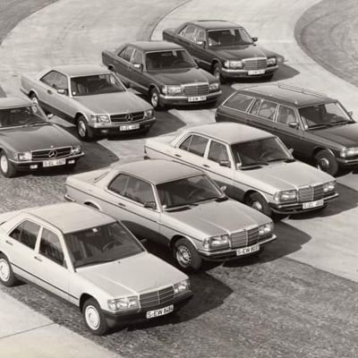 Verzamel al zo'n 40 jaar Mercedes Benz brochures en ben ze nu online aan het zetten voor de liefhebbers 
https://t.co/HJT4OvOIU6