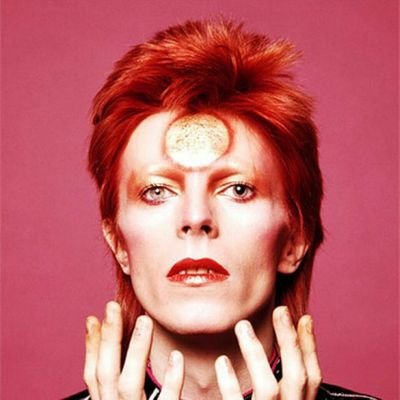 Your source for News about Bowie followed by @DavidBowieReal ,
daily updated. Sua fonte de notícias sobre David Bowie, atualizada diariamente. (fan account)