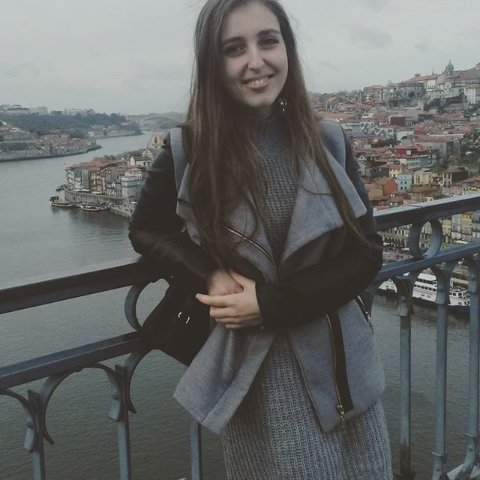 19 year old girl series addict📚ISCAP - Comunicação Empresarial
