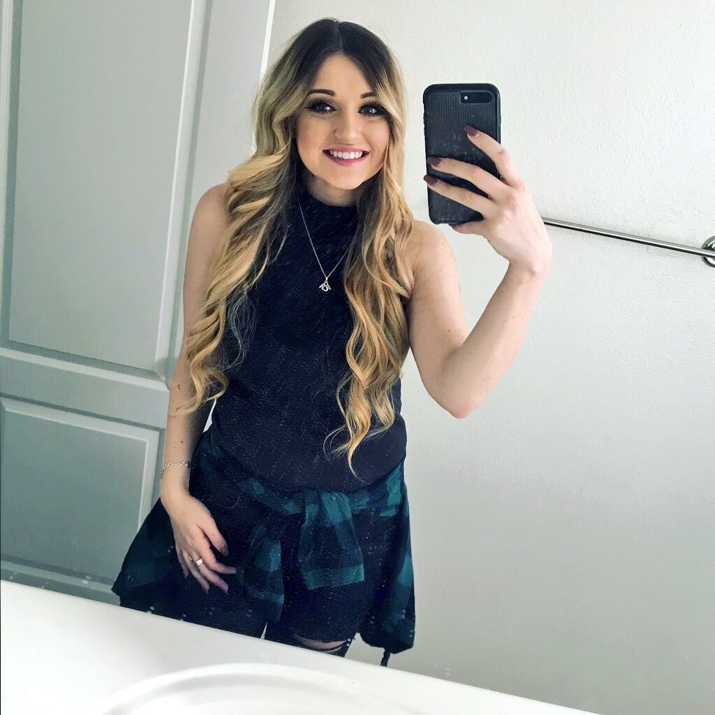 rachelgodby's profile picture. Smile For Edgar ❤