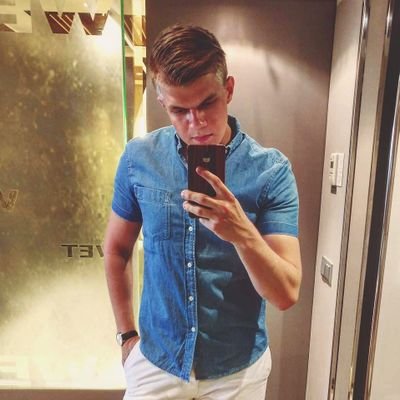 Robzzz_'s profile picture. 