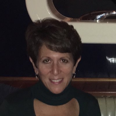 Video producer, writer, director and mom. Passionate about education, travel, family, history, journalism, movies, children and food!!
