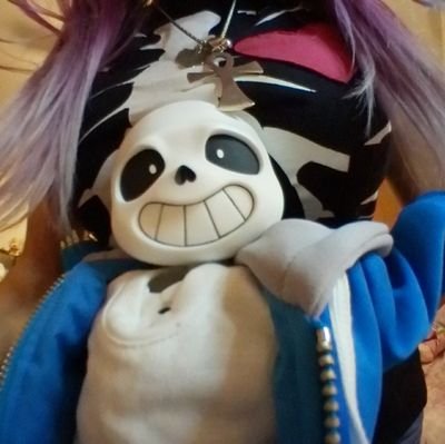 I semi know how to use this but I mostly just stalk peeps so yeh sometimes 18+ beware! I'm 29 🤪

I love dolls and games and cartoons!!
https://t.co/w8zP6vCylT