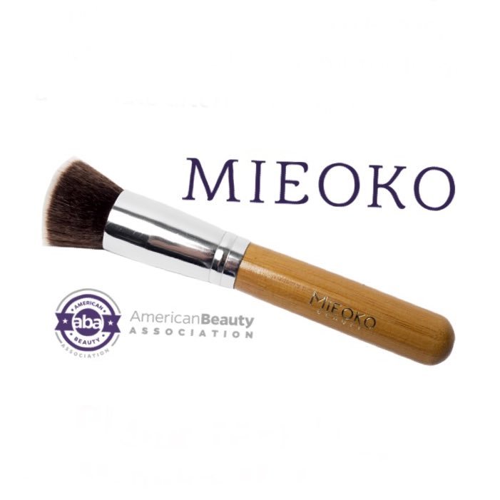 Mieoko Brush is an essential addition to your makeup bag. Our makeup brush provides you with a flawless and seamless makeup application, every single time💋💋💋
