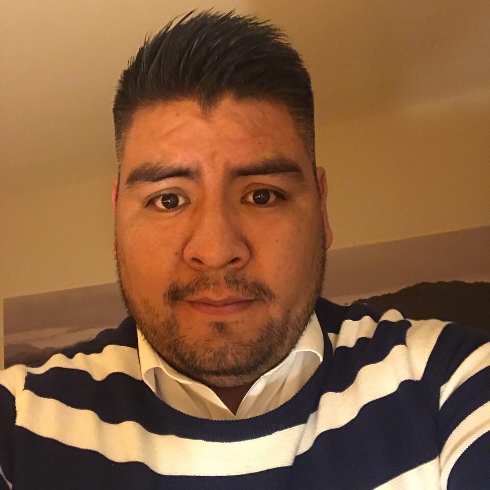 Contador público, Maestria en contribuciones, estudiante de derecho y también jugador de Gears of war..... Big Henry