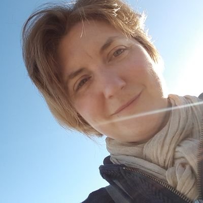PhD-er, who pokes around archives & blithers about women in 16thC & 17thC.
Also do prancing around on/off stages & cameras.
No-one pays me to tweet.
Dammit.