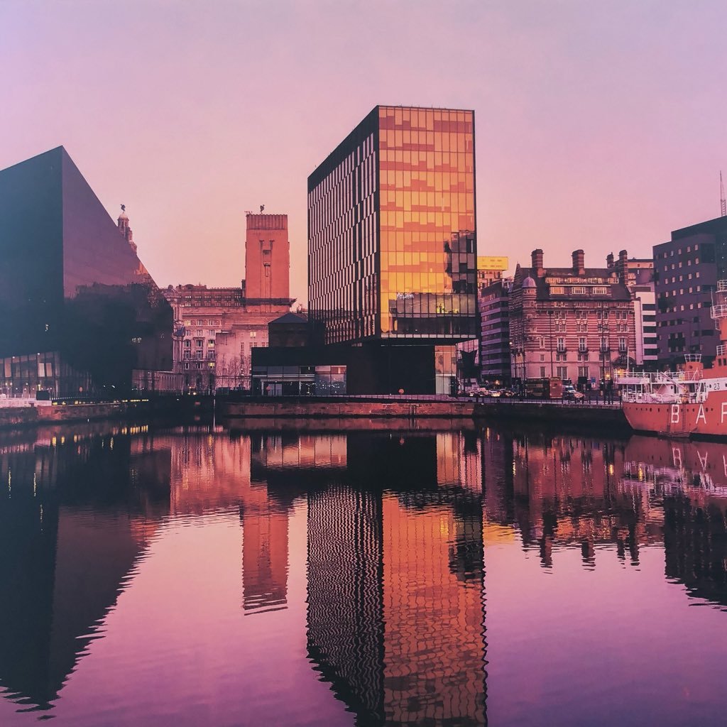 Mann Island is a stunningwaterfront development in Liverpool, blending the informality of retail, dining and leisure with light, modern commercial office space.