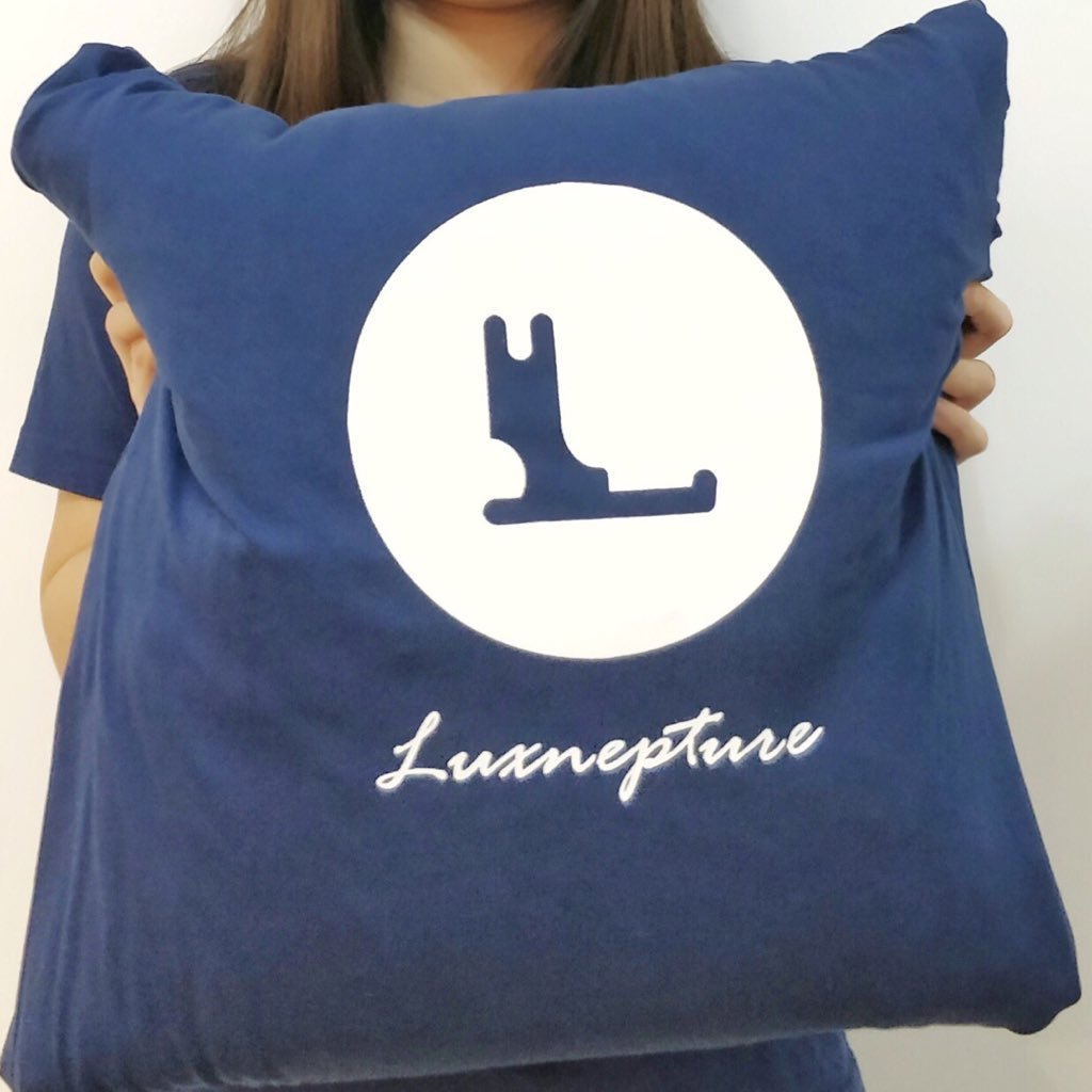 Luxneptune is a Hong Kong based bedding startup offering affordable bedding luxury.