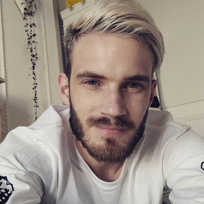 What's up guys ITS PEWDIEDPIE!!!! I respect da wamen🙌 #christianchannel