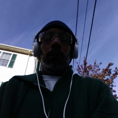 Writer, Foodie, Poetry, Fun, Music
FrostboyMusic! #LiveWireWild #ViaFrostIzMyNation MichaelStringfellow@IG
fibbz164@IG
My Love For Poetry@Xlibris.com
#FollowMe