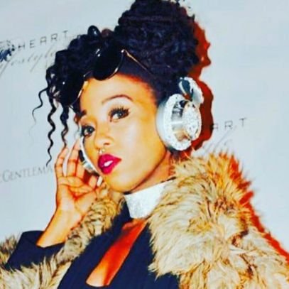 msCrissyJ's profile picture. ☆Indie Violinist & CEO of @thevineandleaf
☆Insta: @ms.CrissyJ @thevineandleafsessions
☆Inquiries: info@mscrissyj.com