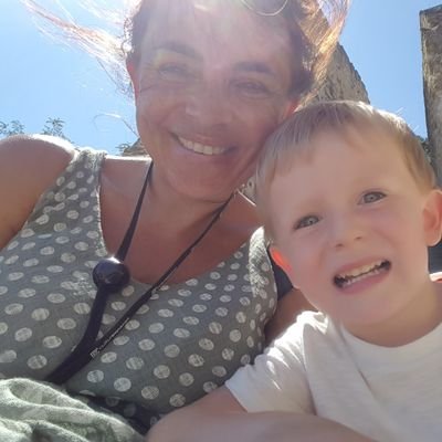 Mother of 3 lovely boys, MFL teacher at Marple Hall School. Loving life, busy but happy:-)