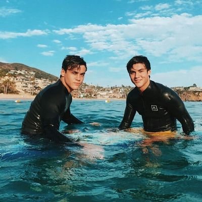 @URMYCURETH gave you this free follow,please follow her instead of this acc