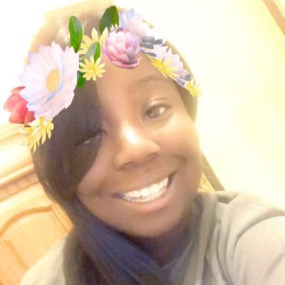 Liveingrained_'s profile picture. Woman’s epmpowerment & motivational quotes. Turn on notifications✨