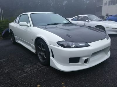 Z31→S14→S15と乗り継いできました。サーキットやジムカーナもたまに行きます。少し前までは妻のお買い物用に買ったGDB-Cでも走ってました。最近、お買い物車をGDBからノートニスモS（E12改）に乗り換えましたが、そのノートでも走ってます。