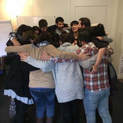 Y la magia se produce cuando ves a una persona entre tanta gente.
Educadora Social, creativa de equipo y de perro. LUNION.