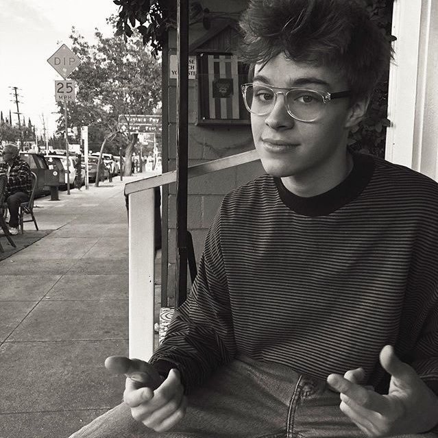 simlbg's profile picture. 