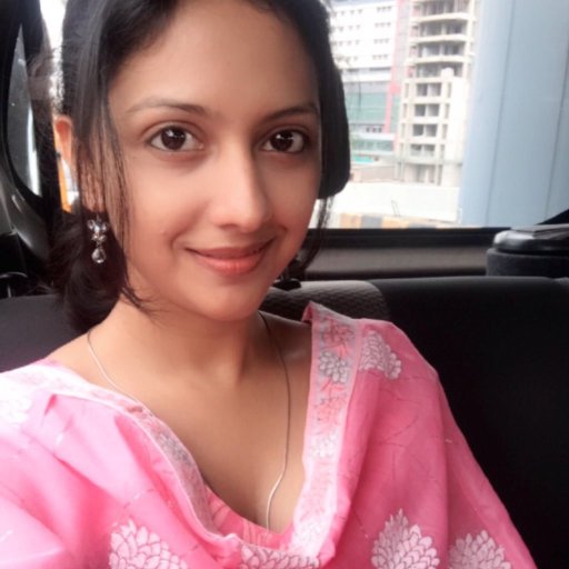 Tejashri Pradhan (तेजश्री प्रधान) is Marathi Movie and Tv Serial Actress.