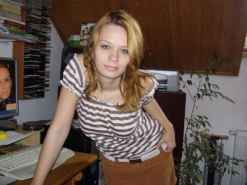 Just a normal girl! Likes sports, going out with friends and photography.Looking for a little fun in life!