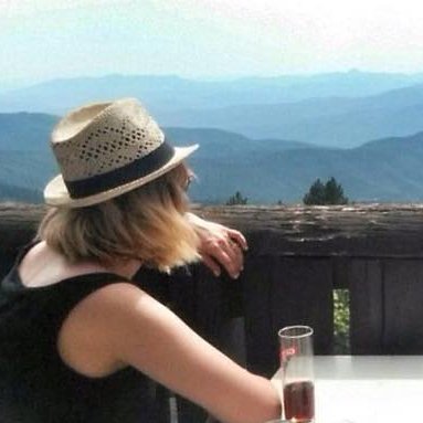 hellovronster's profile picture. Things mostly creative, sometimes random.