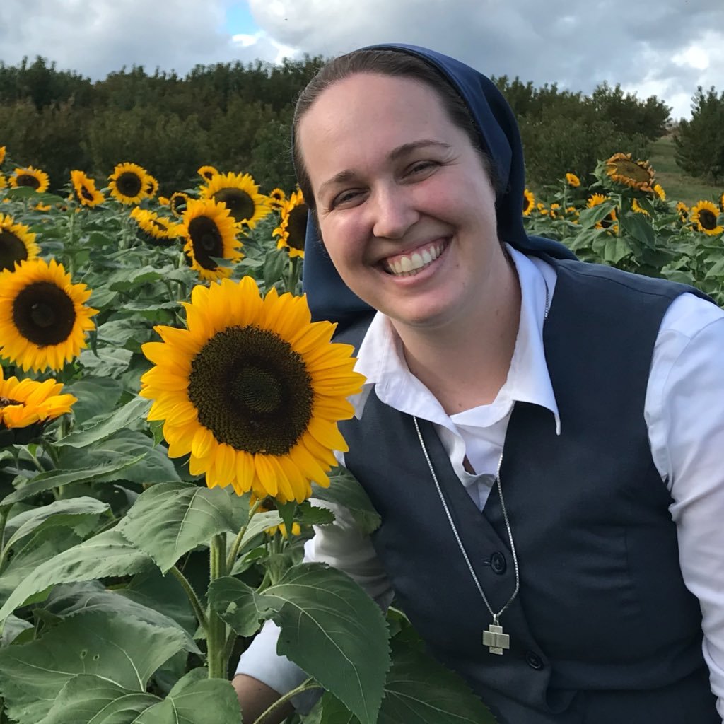 @DaughterStPaul aka #MediaNuns One Love Jesus Christ-One Burning Desire to Bring Him to Souls.