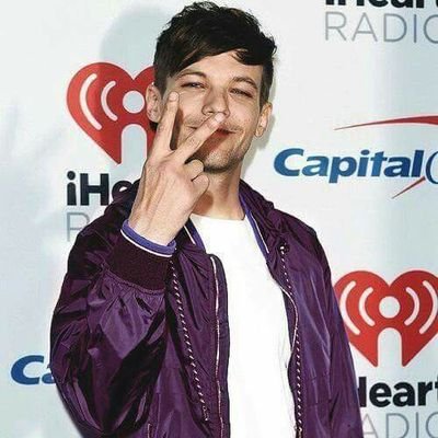 hesc_lwtl's profile picture. Love is Love
👫👬👭❤