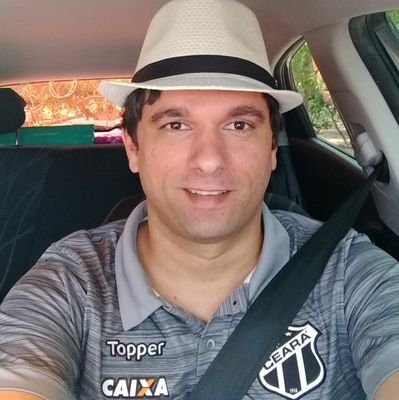 Cientista da Computação, apaixonado pela Microsoft, torcedor do @CearaSC . Um cara simples, de fácil convívio e de bem com a vida. Casado.