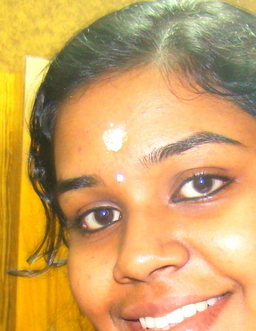hi...im aashy..happy to c u ppl over here......juz wanna say....ROCK ON !!!