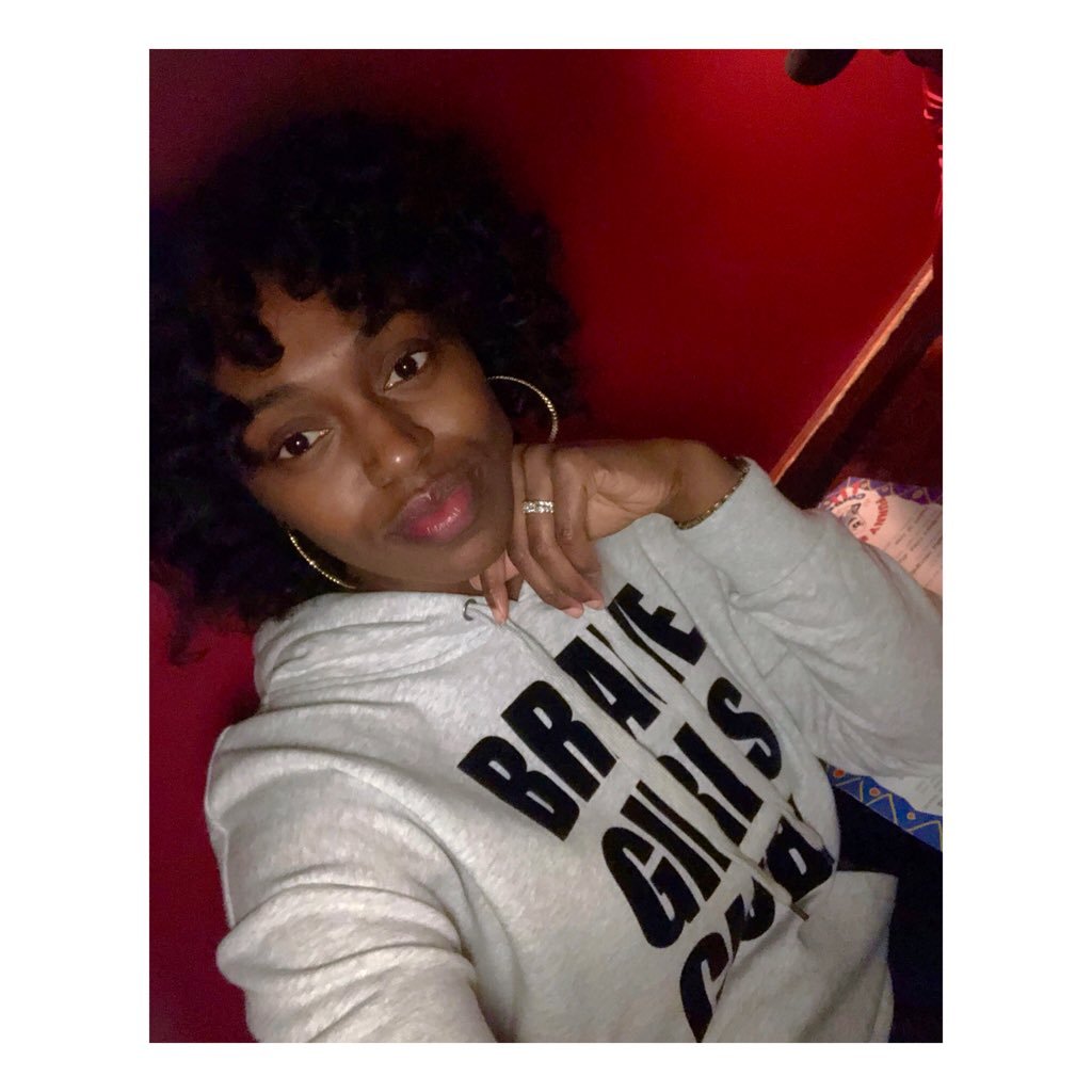 shitz_angiggles's profile picture. The little sister that terrorizes you. Beware.