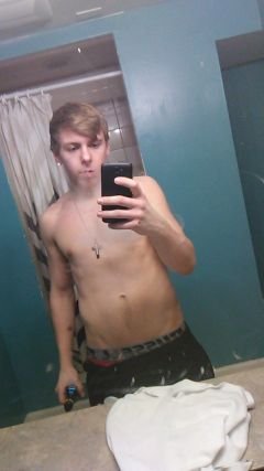 I'm single looking for a loyal girl in Columbia and age 17+ and I'm a sweet guy I'm 17 and like to chill I work as well