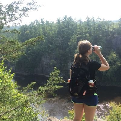 LuckilyCarolyn's profile picture. salty post grad