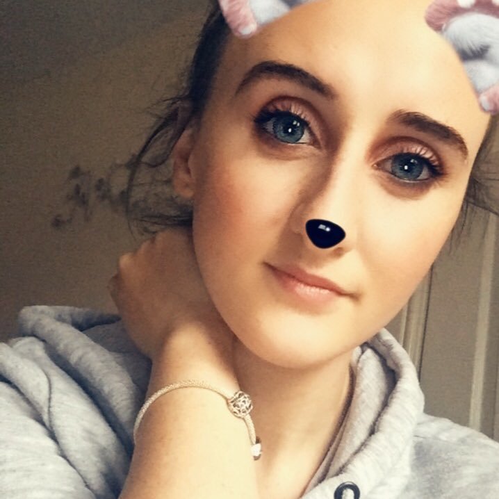 aimee_louise17's profile picture.