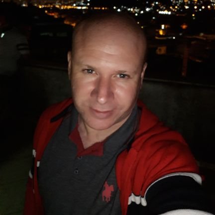 trabalho no SBT São Paulo, e sou Operador de Câmera.