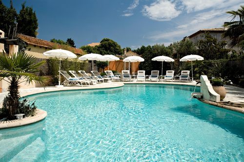 L'Hôtel Le Mouillage est un hôtel de charme situé à Saint Tropez.