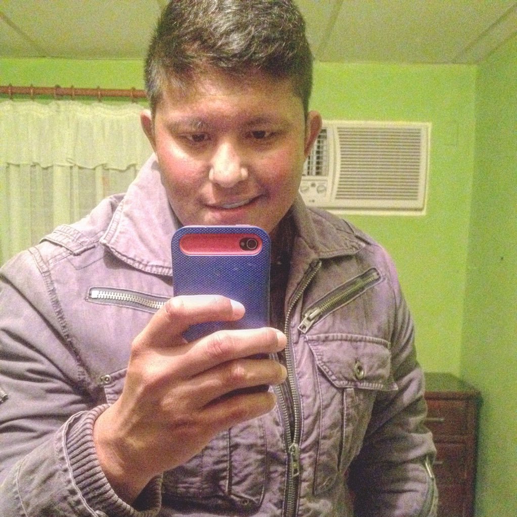 02LeoMelendez's profile picture. Narrador 🎙 y Comentarista 📝. Sabio y Amante del Deporte ⚽🏀🏈⚾🎾. Socio y Encargado de la Heladería El Centro  🍨🍦🎂.
V E N E Z O L A N O 🇻🇪