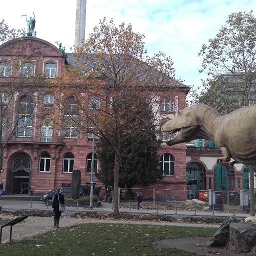 Little_MissEng's profile picture. Wanna be a world traveller when grow up.

In science we trust!