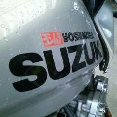 tamatamaorichan's profile picture. GSX1100SM(平成3年新車登録) 
初期型GSX-R1100G(YOSHIMURA Bonneville 仕様) 
DR250S
NV350
昭和生まれ 中大CMC
息子達の健全で健康な日常が願いです。オートバイは裏切らない。
無言フォロー&突然のいいね失礼いたします。#天安門事件