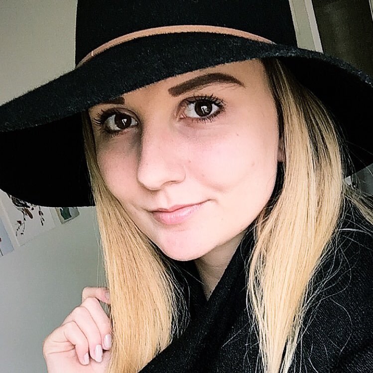 rayquill's profile picture. she’s an ice queen