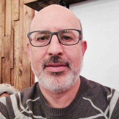 Professor de Tecnologia i del àmbit científic-tecnològic en educació d'adults. Ara assessor de l'àmbit d'adults del Cefire de Torrent