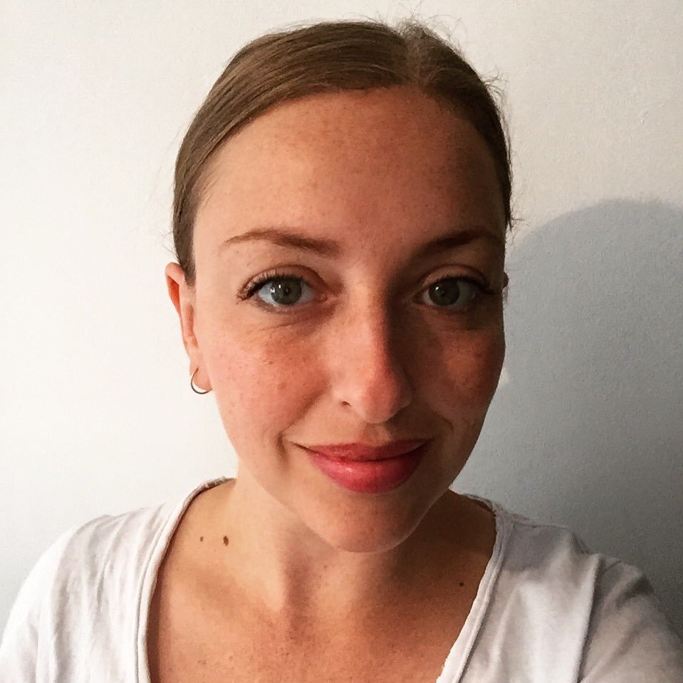 Marketing manager at Oxford University Press. Still life painter by night. ☾