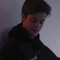 metallicvim's profile picture. Gᴜɴs ʜɪᴅᴅᴇɴ ᴜɴᴅᴇʀ ᴏᴜʀ ᴘᴇᴛᴛɪᴄᴏᴀᴛs. ⁞︎ NEMESIS.