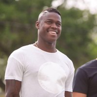 Carlitos Rivas (@carlitosri11) 's Twitter Profile
