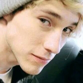 Amo a cd9 y soy Coder de coraxon y me encantaría conocerlos soy fan #1 de ALONSO villalpando tengo un canal de youtube para que se suscriban amo la música 7u7xd
