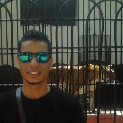 Mo7amed_ELhwary's profile picture. ‏الوحدة......
والخيال......
والقهوة......
وبعض الانغام ......