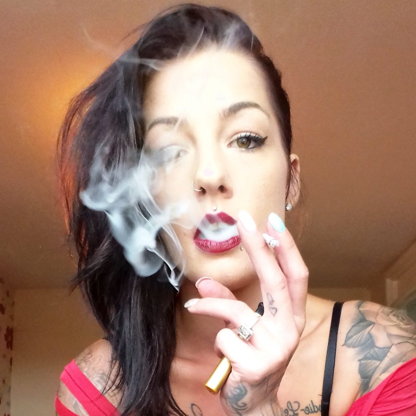 Erotisk Smoking fetish videos - SmokingSweeties Pics.