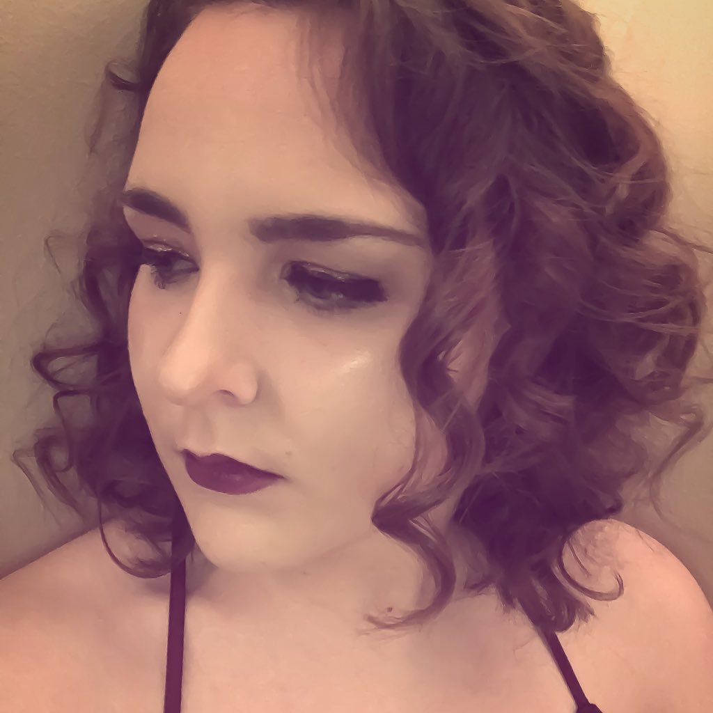 Pearl_Amanda's profile picture. If you define me by my past don't follow my future.